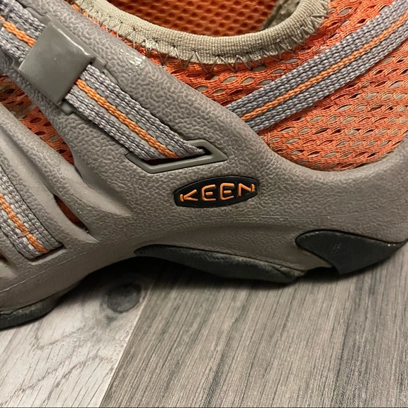 KEEN Women's Targhee Waterproof Hiking Shoe - Picture 10 of 12